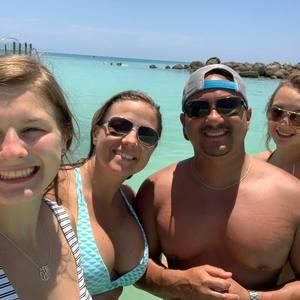 Meet your Posher, Nickie